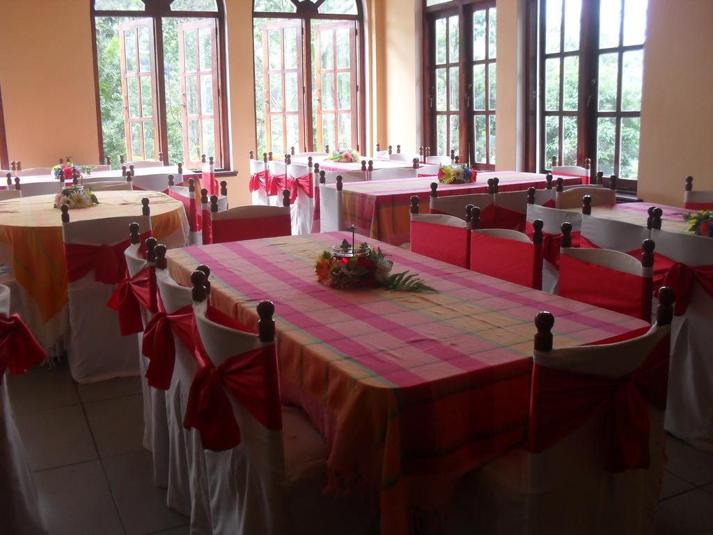 Royal Mount Hotel Kandy Buitenkant foto